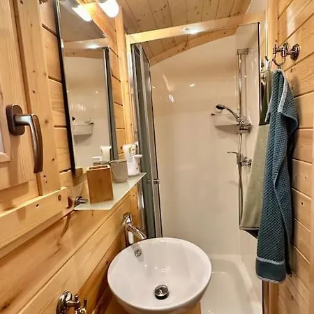 Holiday home Zauberwagen Am Geiseltalsee Stobnitz