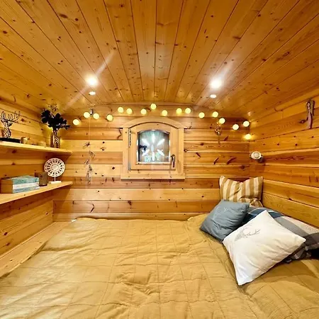 Holiday home Zauberwagen Am Geiseltalsee