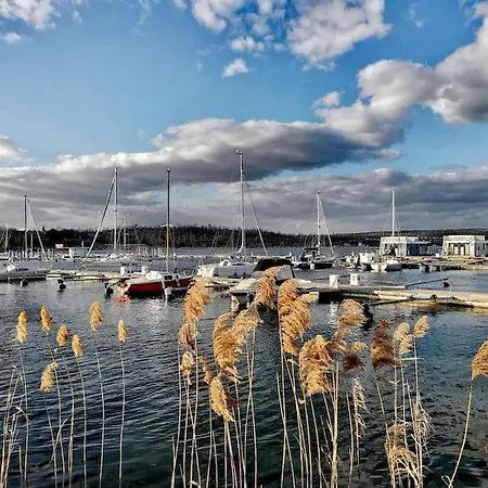 Zauberwagen Am Geiseltalsee Hébergement de vacances Stobnitz