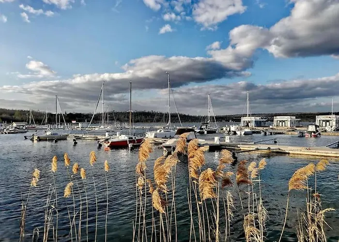 Zauberwagen Am Geiseltalsee Ferienhaus Stobnitz